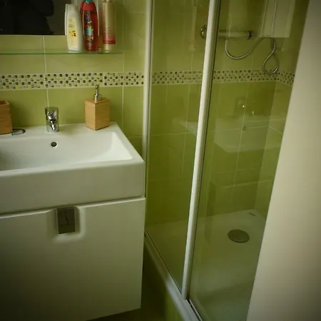 Spacious Zborovska Vltava River Oldtown Apartment Prague